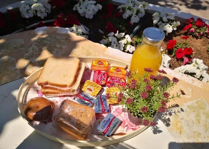 Yard- Family Retreat Διαμέρισμα *