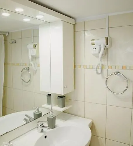 Yard- Family Retreat Corinth